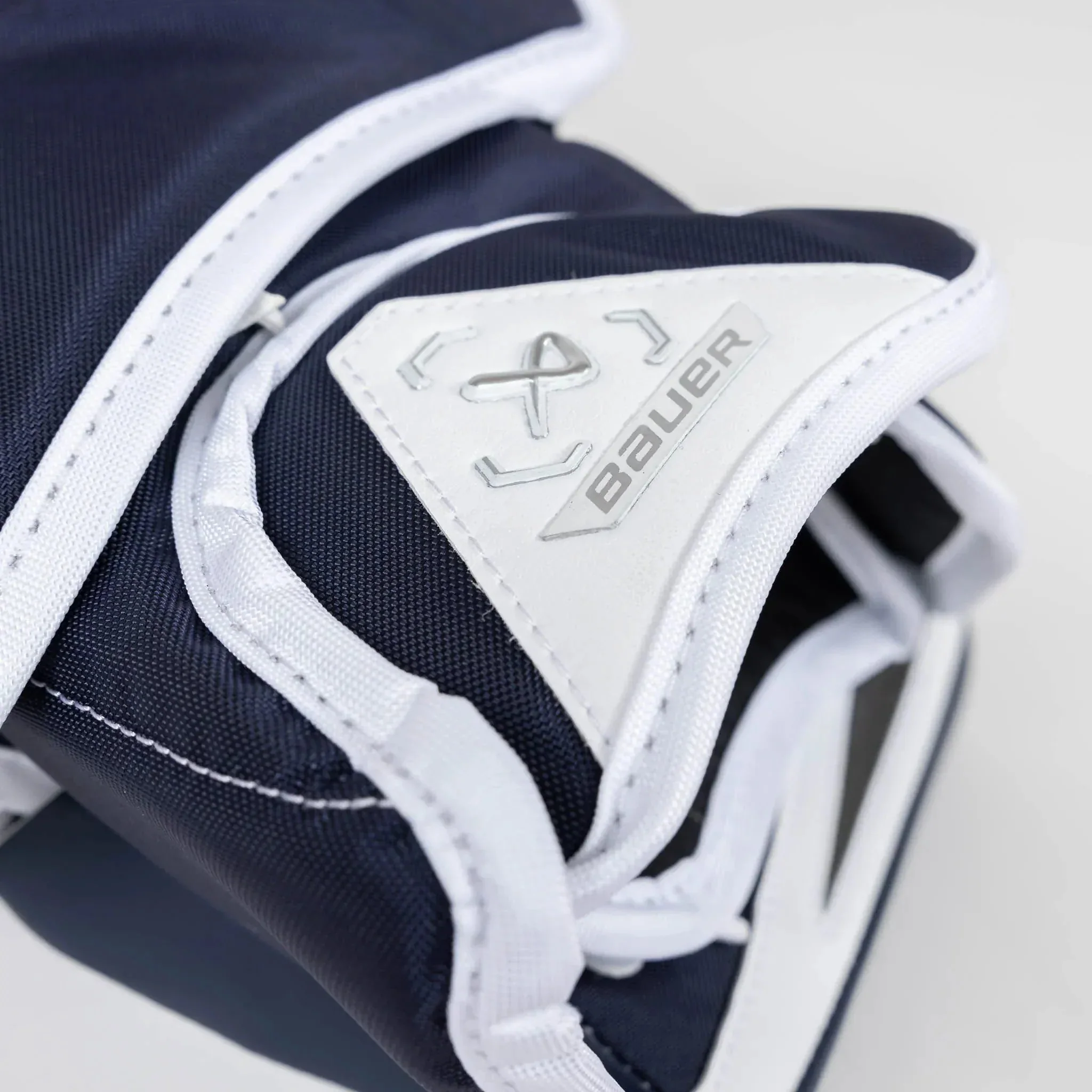 Bauer Supreme M5 Pro Intermediate Goalie Catcher - Image 8