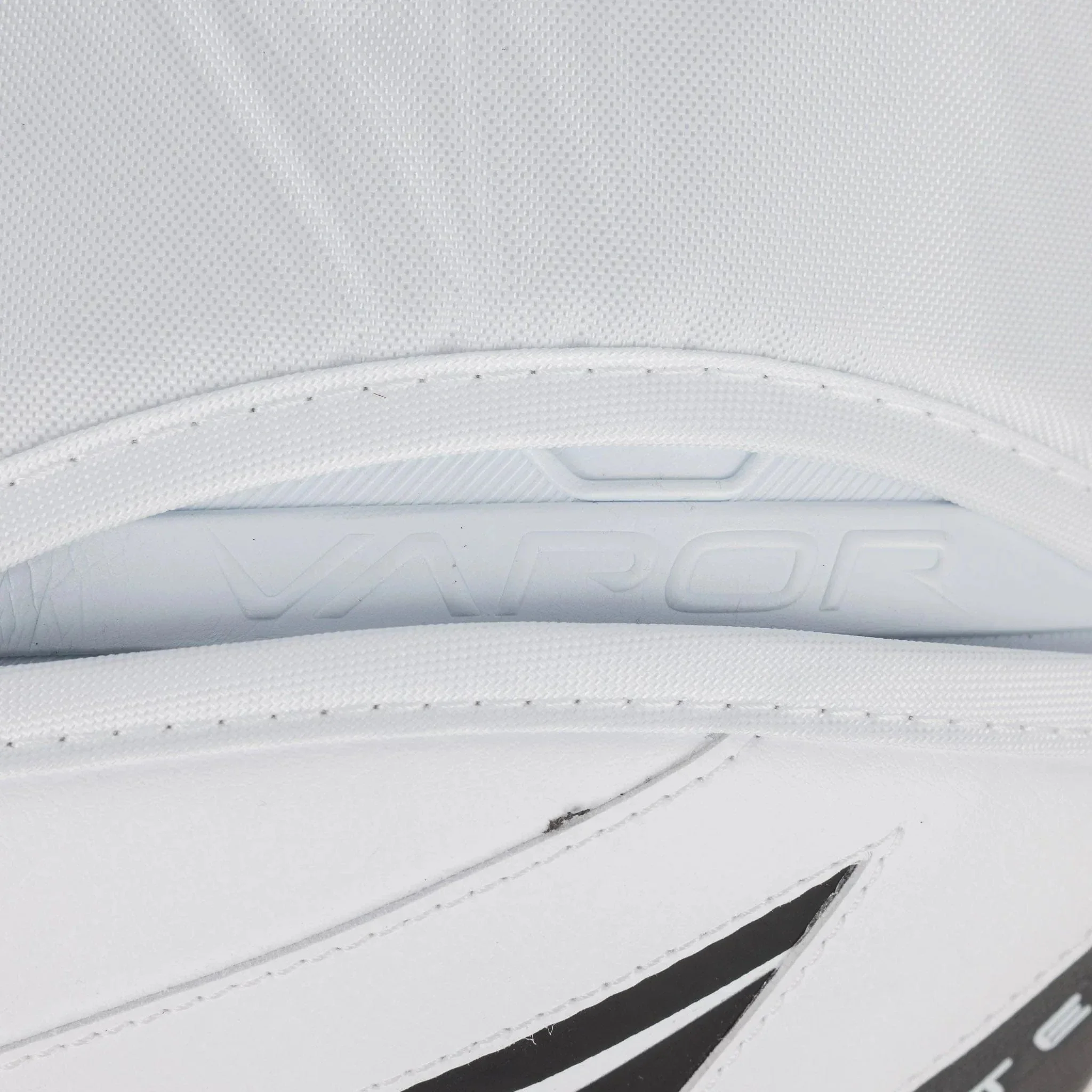 Bauer Vapor HyperLite2 Senior Goalie Catcher - Image 13