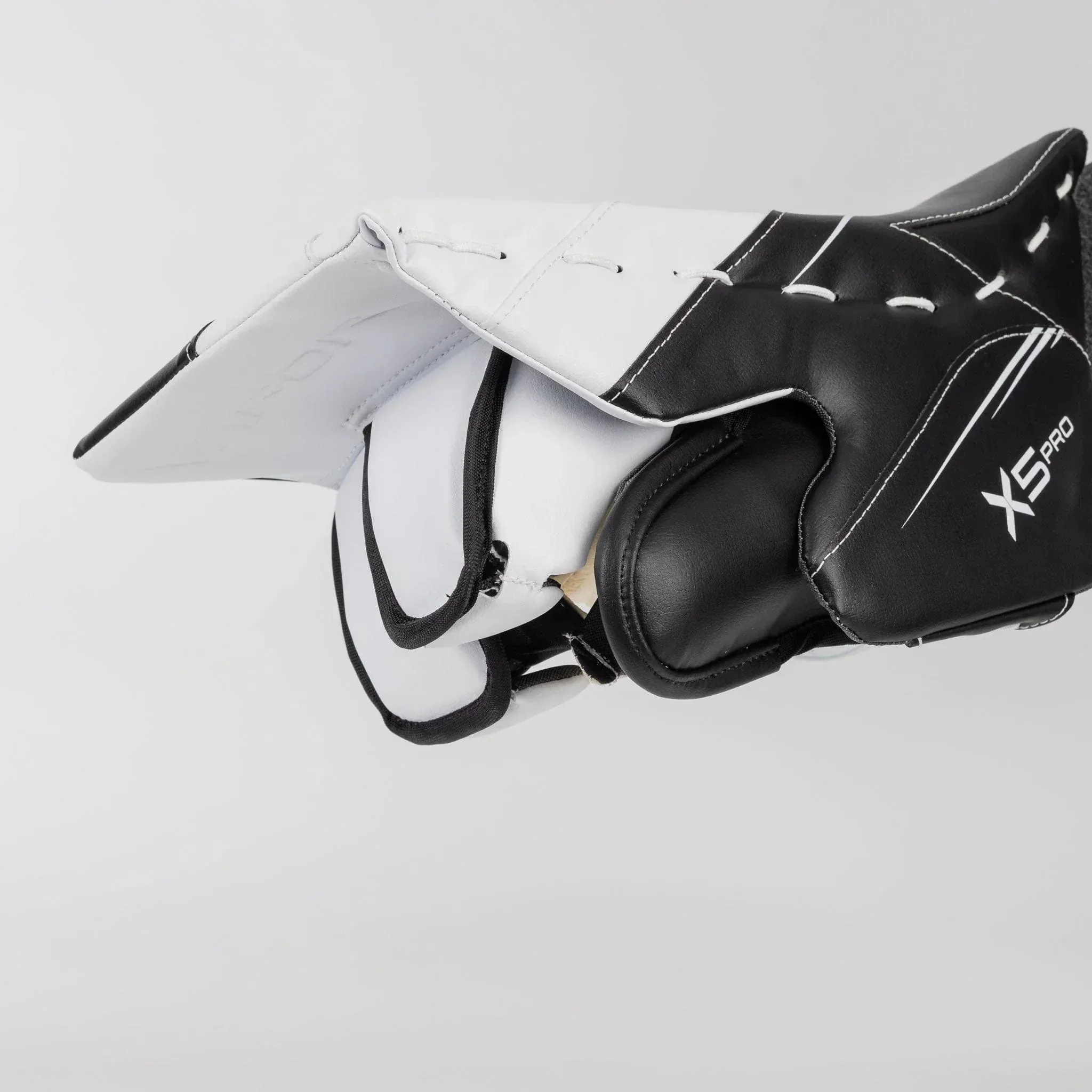 Bauer Vapor X5 Pro Intermediate Goalie Blocker - Image 19