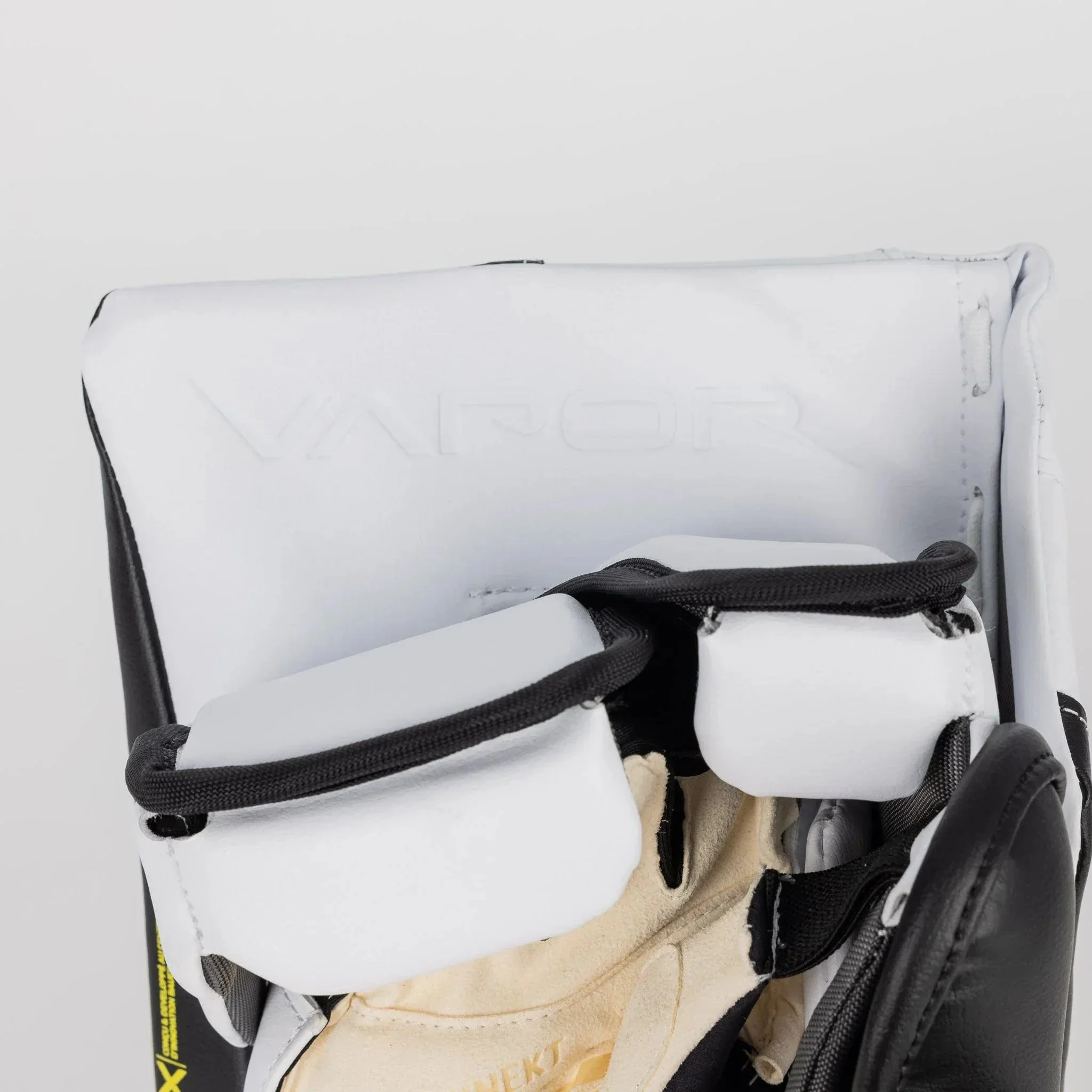 Bauer Vapor X5 Pro Intermediate Goalie Blocker - Image 20