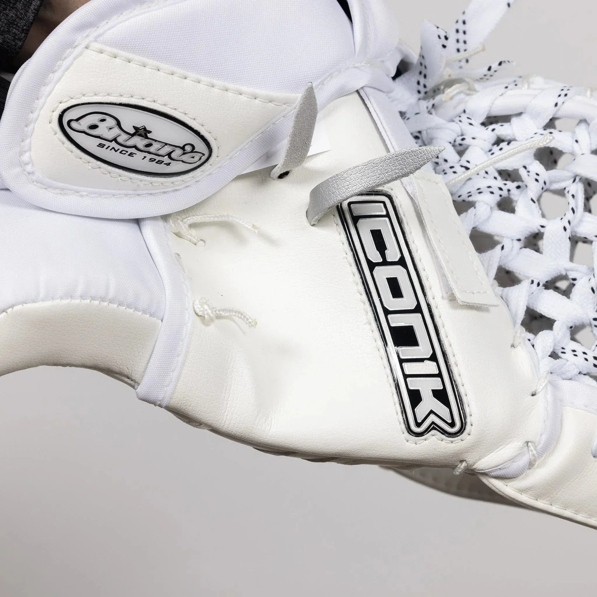 Brian's ICONIK Senior Goalie Catcher - Image 10