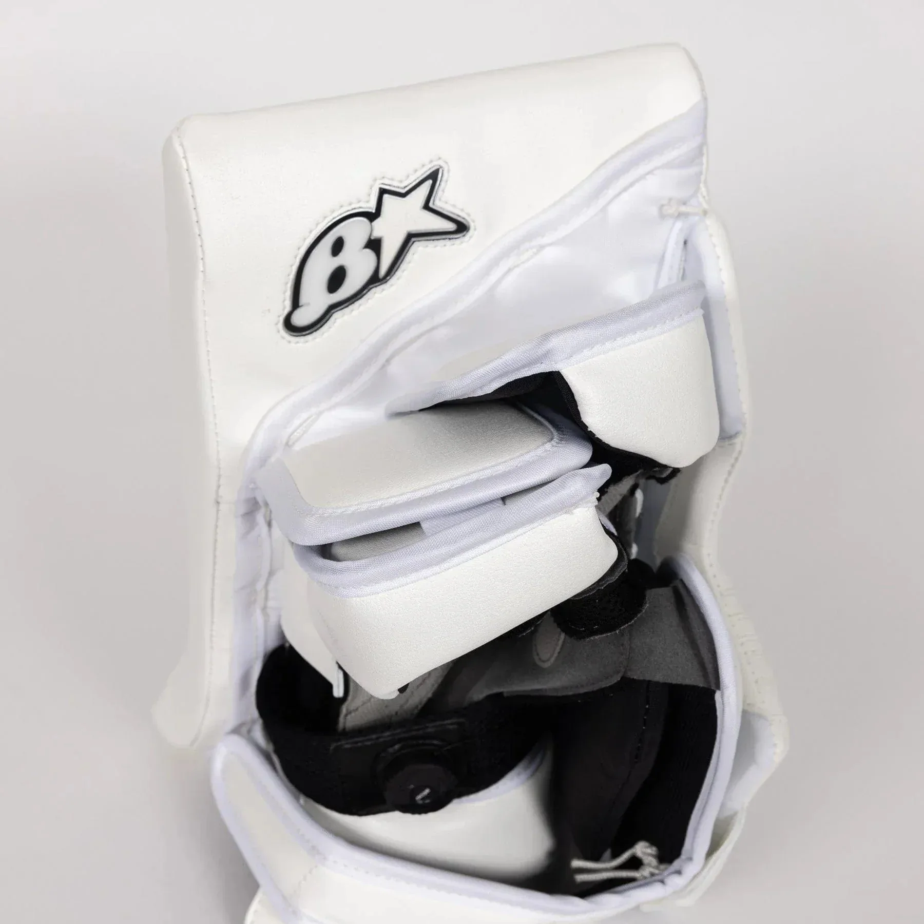 Brian's ICONIK Senior Goalie Blocker - Intermediate Palm - Image 12