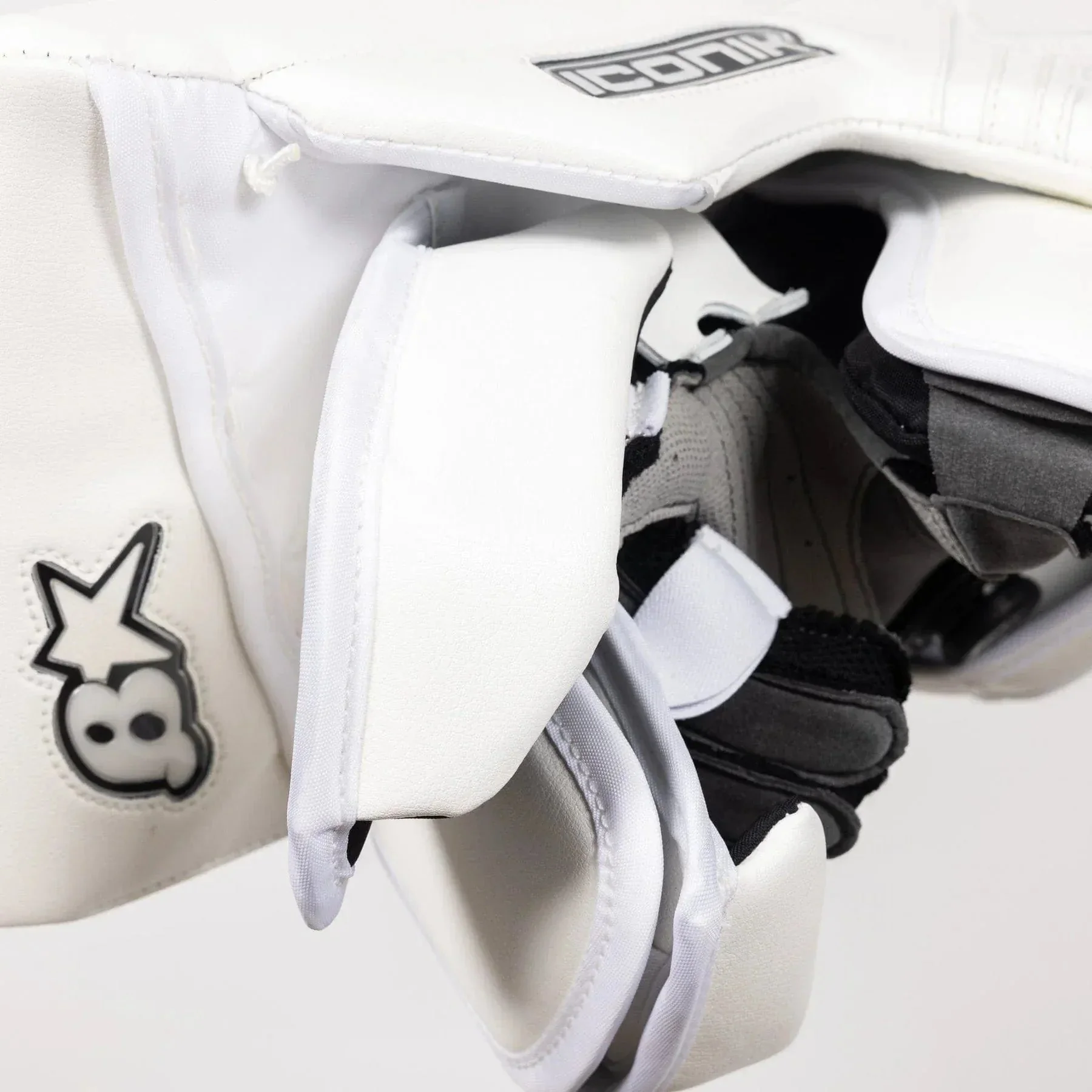 Brian's ICONIK Senior Goalie Blocker - Intermediate Palm - Image 5