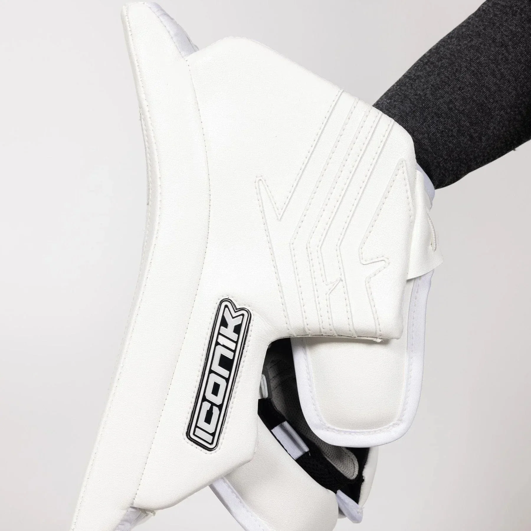 Brian's ICONIK Senior Goalie Blocker - Intermediate Palm - Image 6