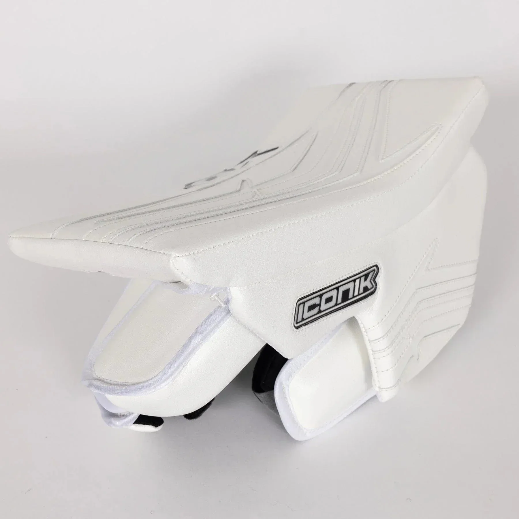 Brian's ICONIK Senior Goalie Blocker - Intermediate Palm - Image 7
