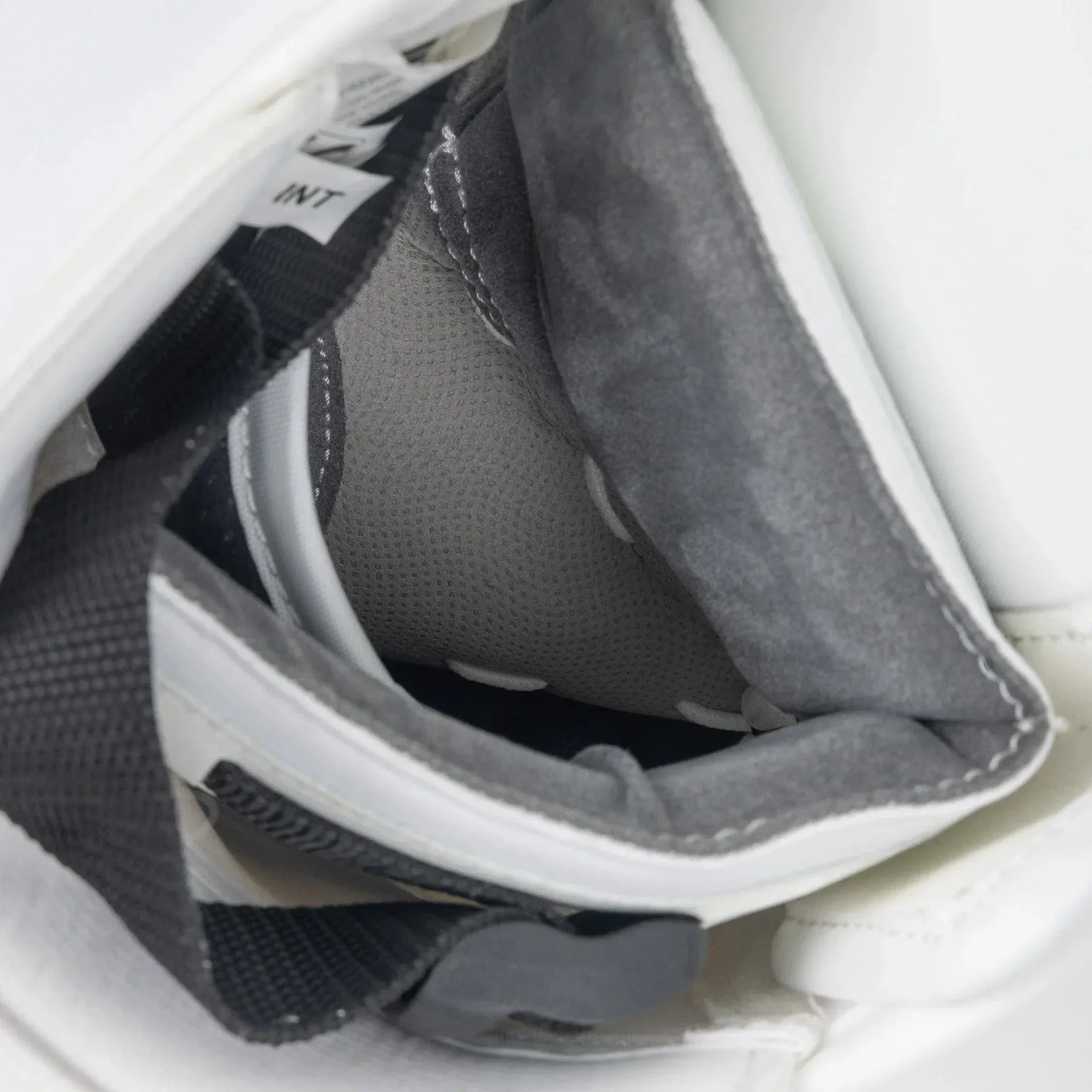 Brian's ICONIK X Intermediate Goalie Catcher - Image 14