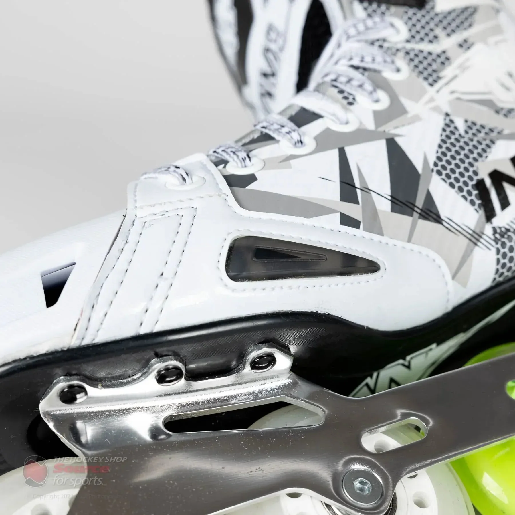 Mission Inhaler WM03 Senior Roller Hockey Skates - Image 12