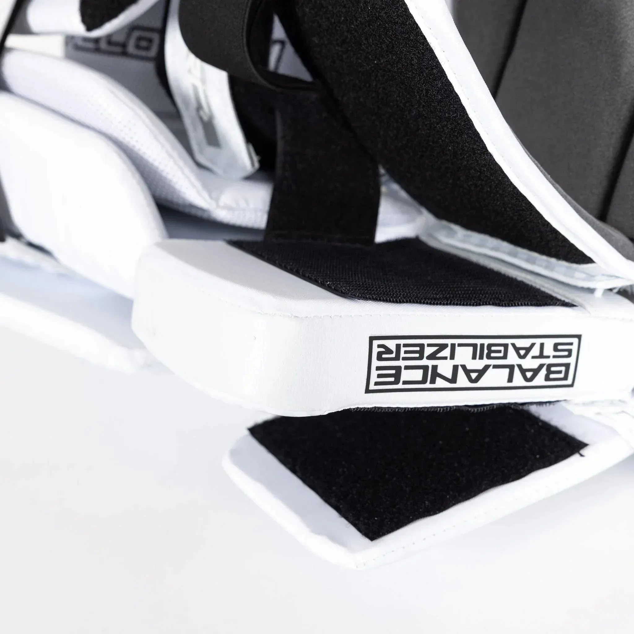 Vaughn Velocity V10 Pro Senior Goalie Leg Pads - Image 17